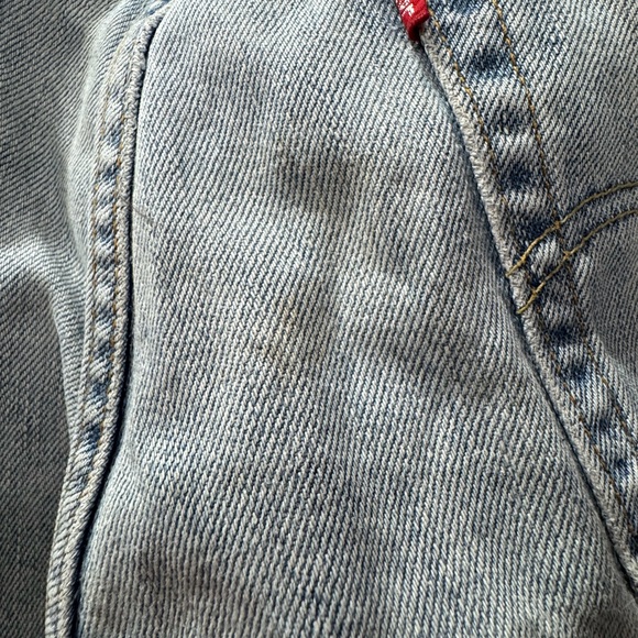 Vintage Levi's Men's Classic Light Blue Straight Jeans - Picture 6 of 16